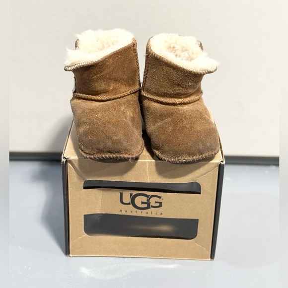 UGG Erin Booties - Picture 2 of 11